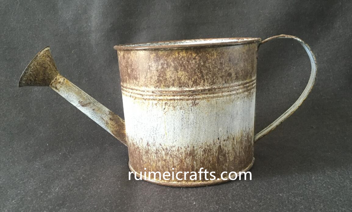 China factory tin and zinc watering can.JPG